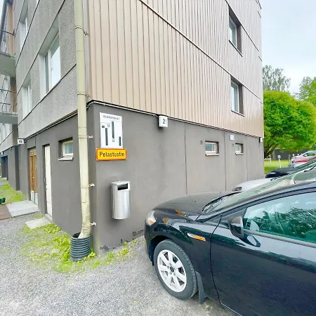 Woodpecker Avenue Family